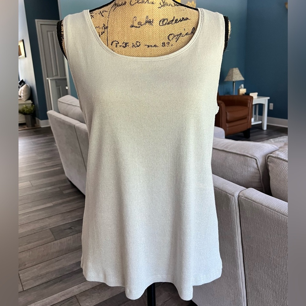 Chico’s Gray Ribbed Tank w/Silver Sparkle